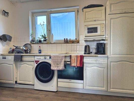 Einbauküche mit E-Geräten