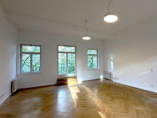 Büro mit Balkon 1. OG