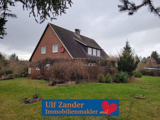 Ein- bis Zweifamilienhaus mit 211,87 m² Wohnfl.
