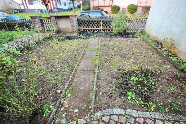 Optionaler PKW-Stellplatz      neben der Grage