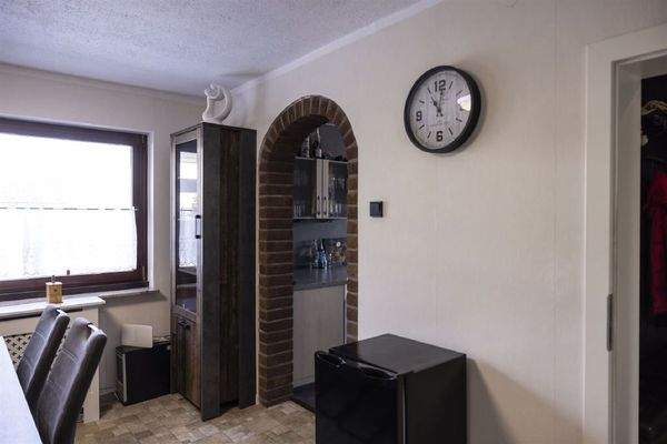 ... von dort geht es in die Küche