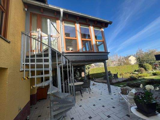 Außenaufgang von EG zum OG Haus 2