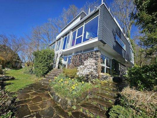 Aktuelles Frühlingsfoto vorne