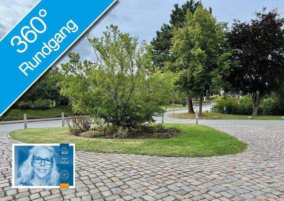 halbrunde Auffahrt mit Kopfsteinpflaster