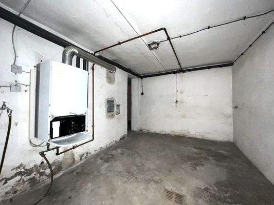 Keller mit Heizung linkes Haus