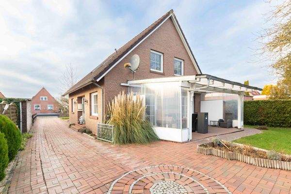 Einfamilienhaus mit überdachter Terrasse