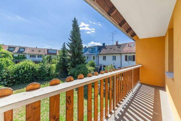 Ausblick vom Balkon aus dem großen Schlafzimmer im 1.OG