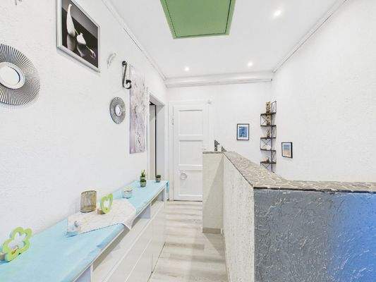 ... und zwei Schlafräumen im DG!