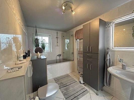 Badezimmer im Erdgeschoss