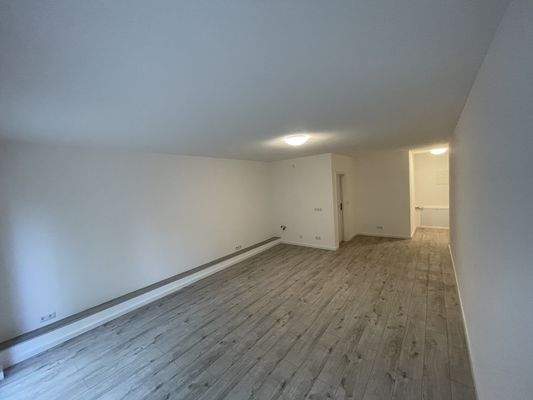 1003-0100_Zimmer 4-Flur.jpg