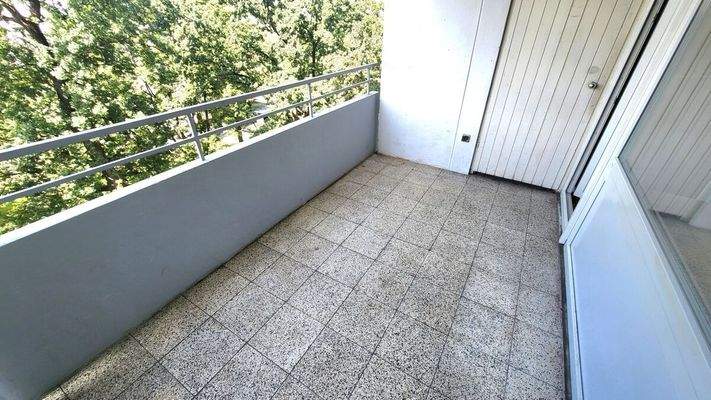 Balkon mit Abstellraum