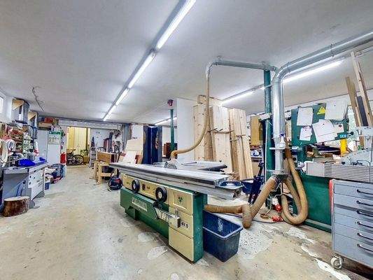 ca. 100m² zzgl. Lager