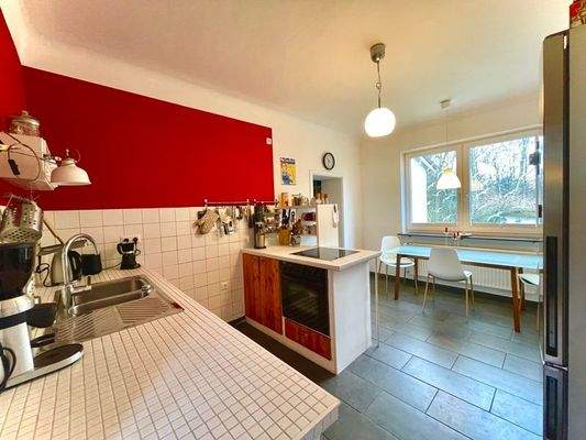 Küche mit Gartenblick