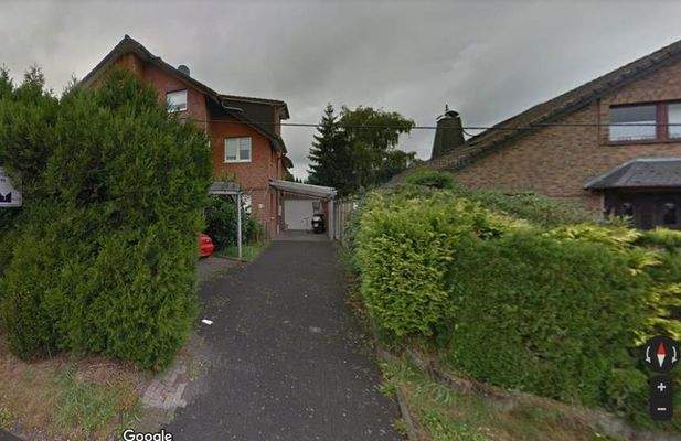 Ansicht von vorne Zufahrt