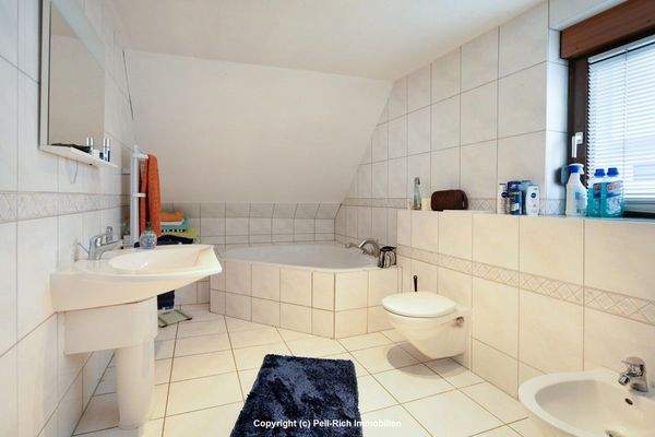 Badezimmer Nr. 2 (Vorderhaus)