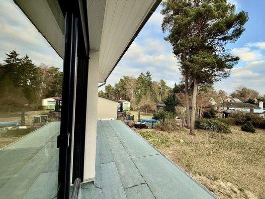 … zum großen Grundstück