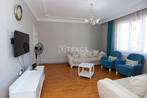 Furnished Apartment in a Complex with Parking Lot in Antalya