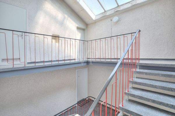 Hausflur / möglicher Fahrstuhl