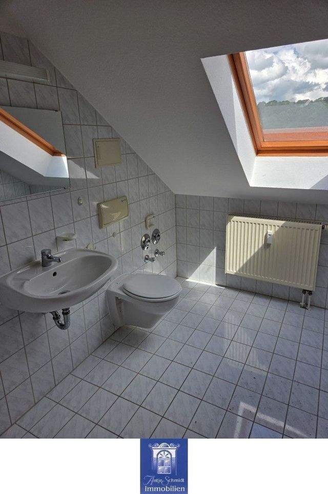 Himmlisch Wohnen unterm Dach! Tageslichtbad! - Photo 2