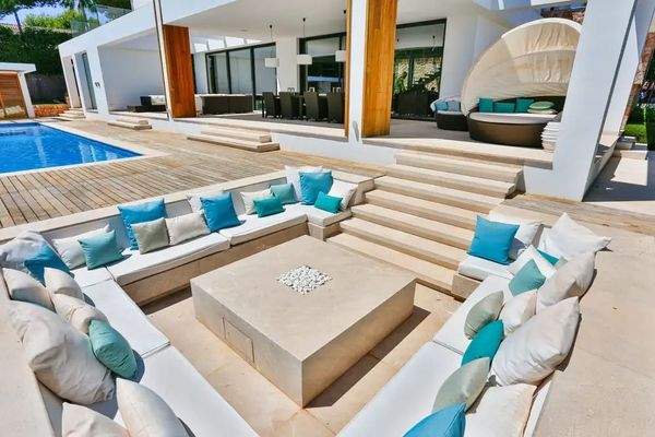 Lounge with Fireplace