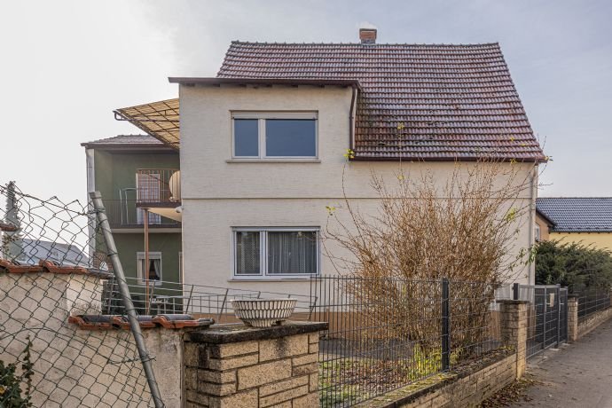 Provisionsfrei: Großzügiges Einfamilienhaus mit großem Grundstück und viel Potential in Römerberg/Heiligenstein!