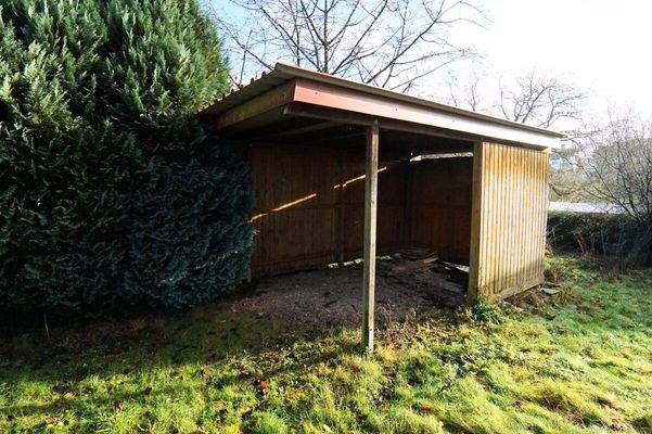 überdachter Lagerplatz