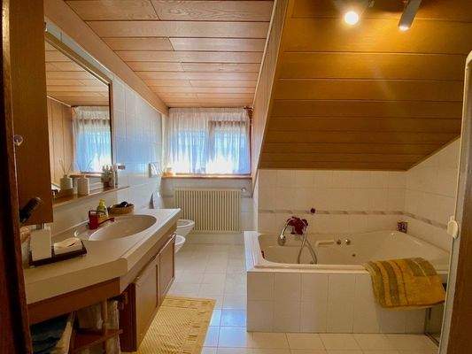 Leifers-Laives-4-Zimmer-Wohnung-quadrilocale-Leifers-Zentrum-Laives-Centro-mit-Garten-con-giardino-zwei-Stöcke-due-piani-Balkon-balcone-Bozen-Umgebung-bolzano-verkaufen-vendesi