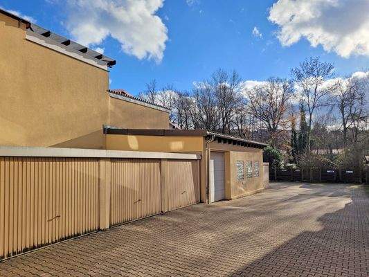 Innenhof mit Stellplatz