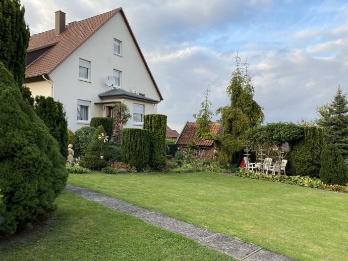 2-Familienhaus in Porta Westfalica mit zus. möglicher Mieteinnahme durch Teilvermietung der Dachfläche