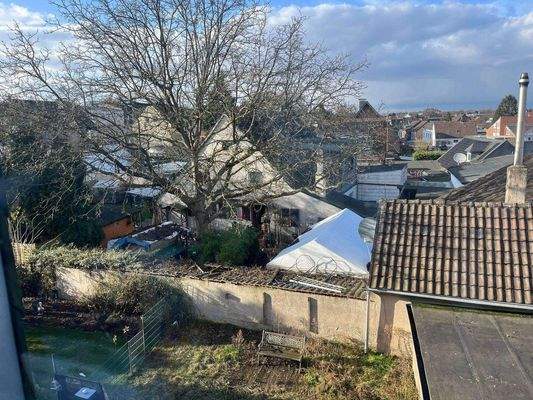 Blick aus Whg. in Garten