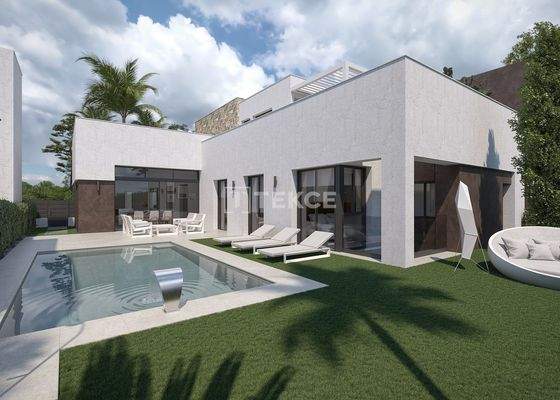 Stylish Villa with Private Pool & Solarium in Los Alcázares