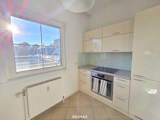 Küche mit allen Geräten