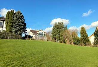 Grundstück (bereinigt KI generiert)