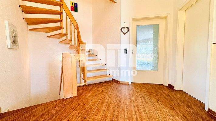 EG Flur / Diele / Treppenaufgang