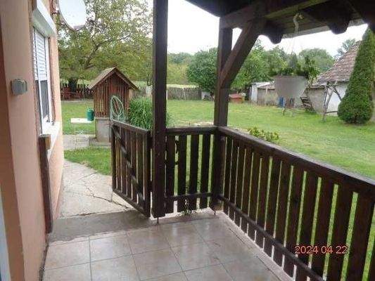 Terasse Blick aufs Grundstück