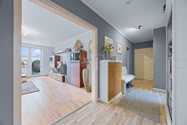 Blick ins Wohnzimmer/Flur