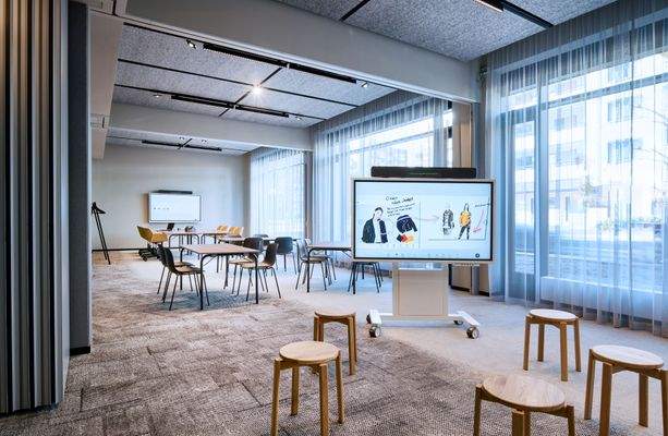 HAVENS LIVING Frankfurt - Conference room.jpg