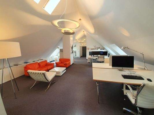 Bis zu 3 Arbeitsplätze in modernem 120 m² Gemeinschaftsbüro zu v