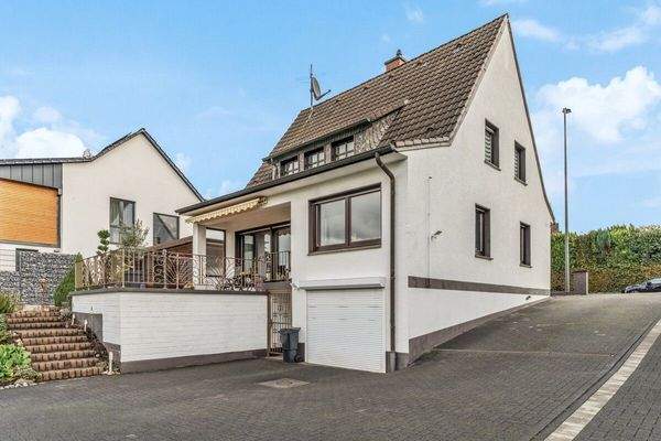 Garage & Stellplätze