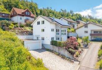 Einfamilienhaus mit Doppelgarage