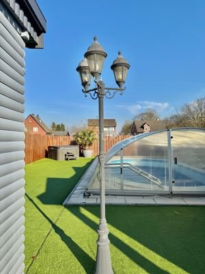 Pool mit Überdachung