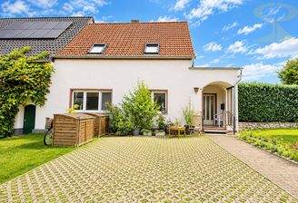 Hausansicht / Straßenseite