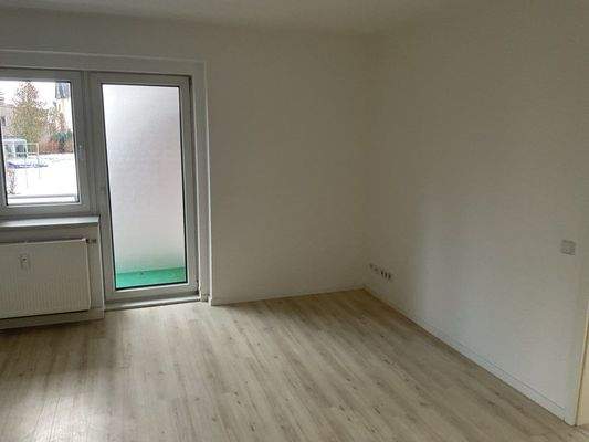 Leeres Zimmer mit Fenster