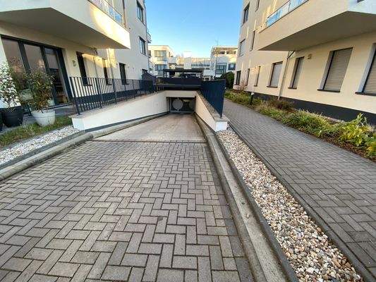 Tiefgarage Einfahrt