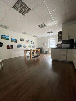 Aufenthaltsraum + Küche 1.3.jpeg