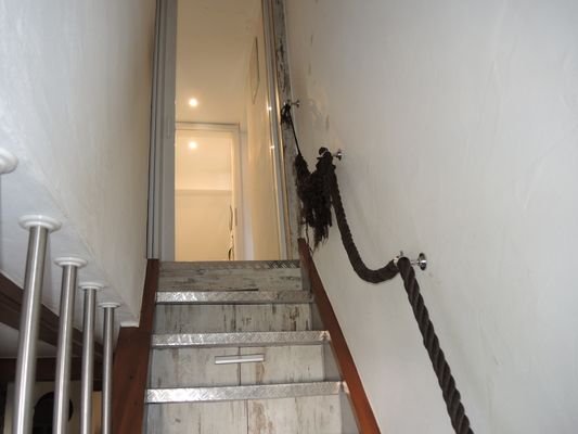 W3_Treppe zum DG