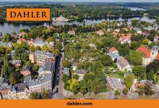 Luftbild der Liegenschaft mit Blick auf das Marmor