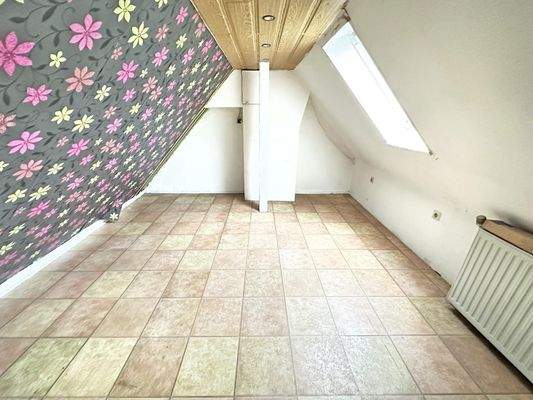 Wohnraumähnl. ausgebauter Spitzboden