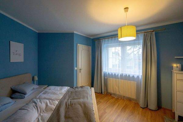 Ostseitiges Zimmer mit eigenem Schrankraum