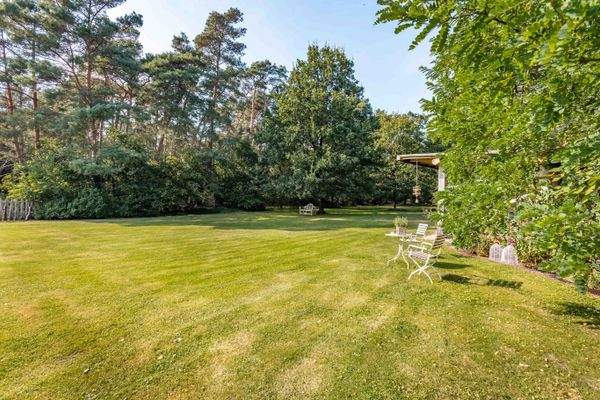 Anwesen Park Richtung Wald